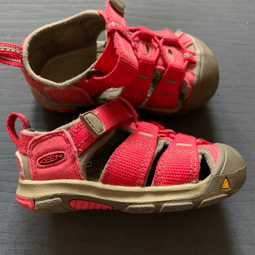 Toddler sandals, red keen